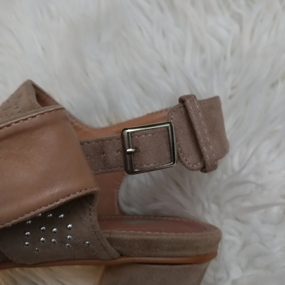 Vanessa Wu Studded Heeled Sandals

Size 40 - Picture 4 of 11